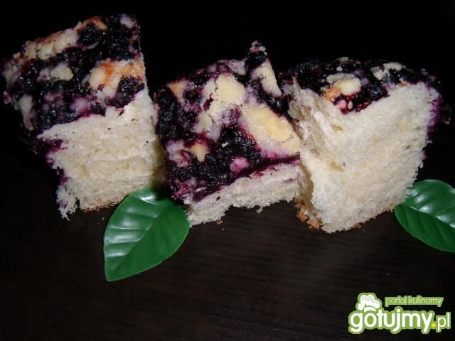 Drożdżówka z borówkami