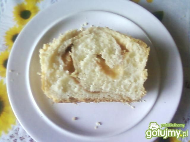 Drożdżówka z cynamonem i.. Drożdżówka z cynamonem i..