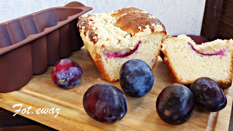 Drożdżówka z nutą śliwki Drożdżówka z nutą śliwki