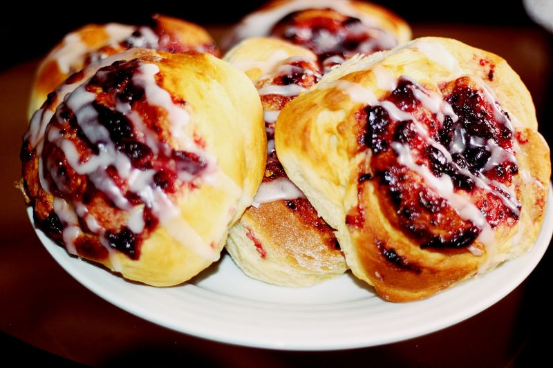 Drożdżówki z agrestem 