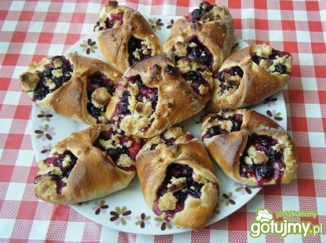  Drożdżówki z borówkami amerykańskimi