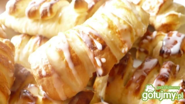 Drożdżówki z budyniem. Drożdżówki z budyniem.