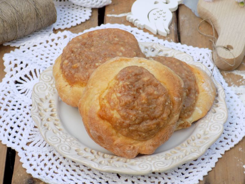 Drożdżówki z cynamonowym serkiem