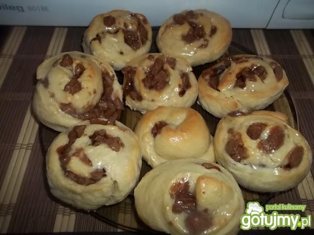 Drożdżówki z czekoladą