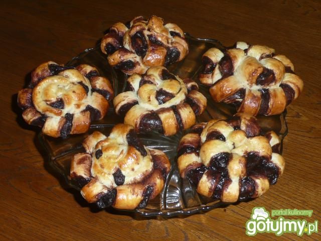 Drożdżówki z czekoladą 