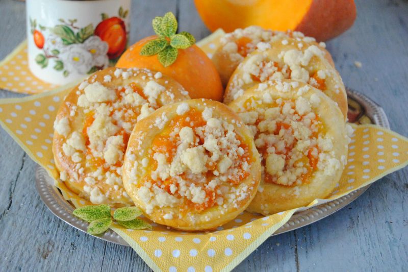 Drożdżówki z dynią Drożdżówki z dynią