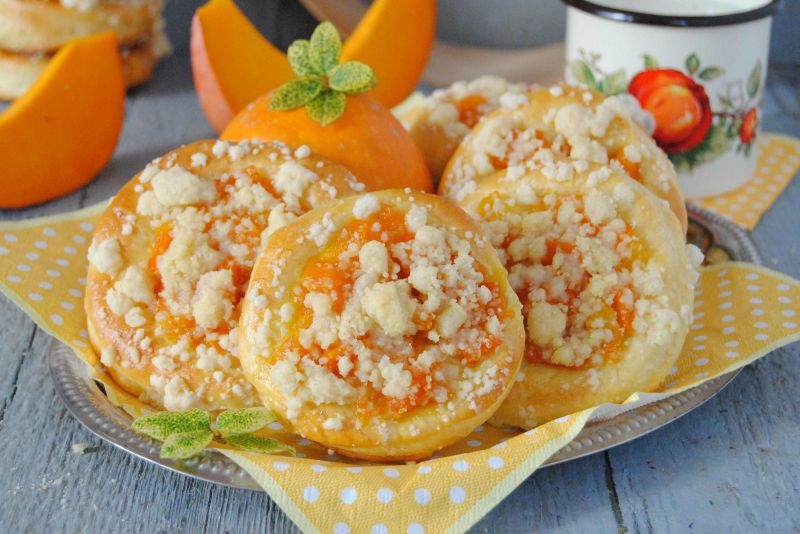 Drożdżówki z dynią Drożdżówki z dynią