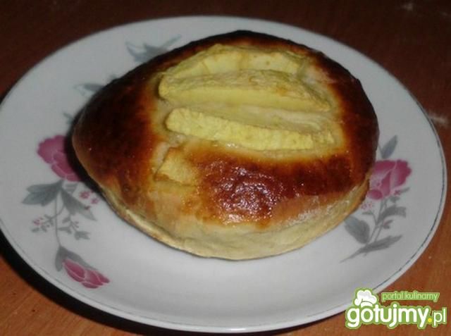Drożdżówki z jabłkiem Drożdżówki z jabłkiem