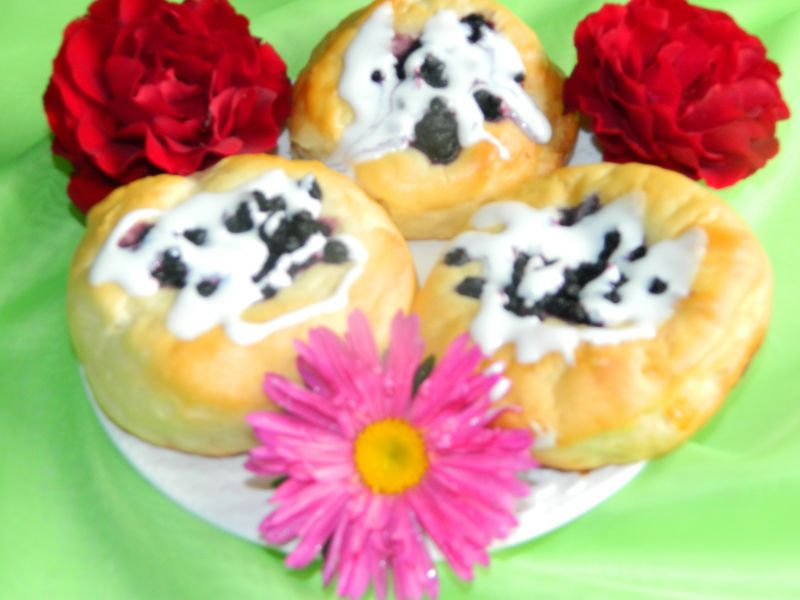 Drożdżówki z jagodami