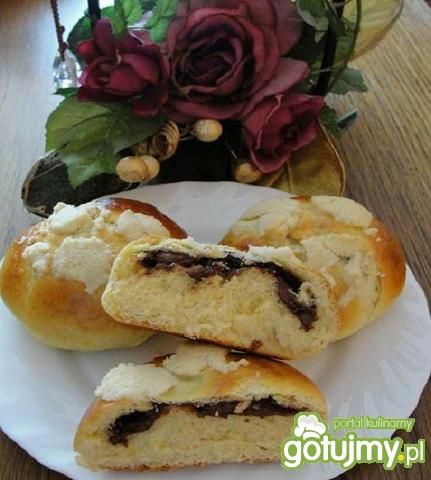 Drożdżówki z nutellą  Drożdżówki z nutellą