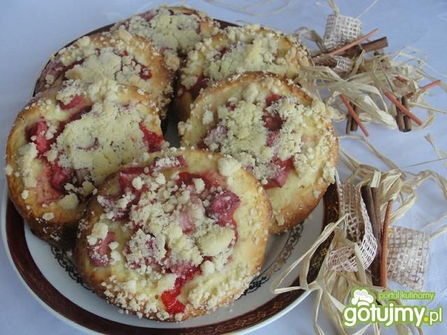 Drożdżówki z rabarbarem i kruszonką 3