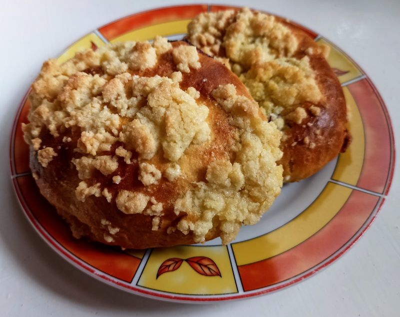 Drożdżówki z serem i kruszonką