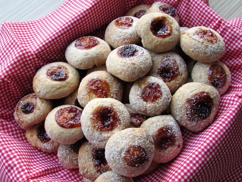 Drożdżówki z serem i marmoladą Drożdżówki z serem i marmoladą