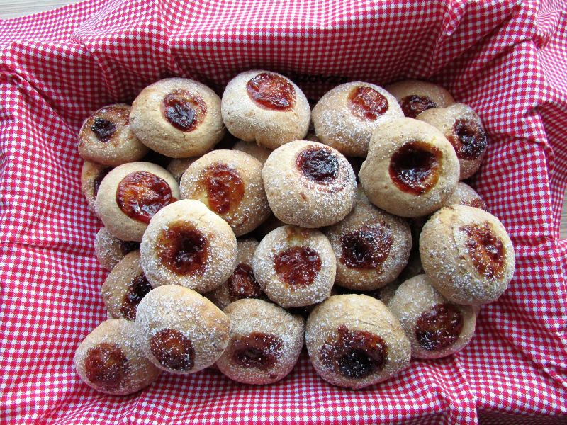 Drożdżówki z serem i marmoladą Drożdżówki z serem i marmoladą