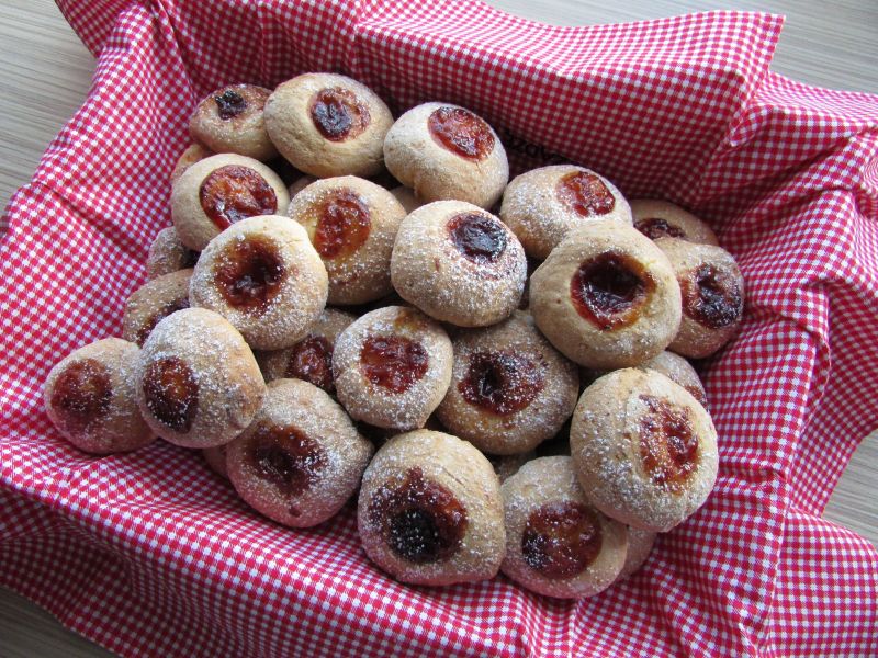 Drożdżówki z serem i marmoladą Drożdżówki z serem i marmoladą