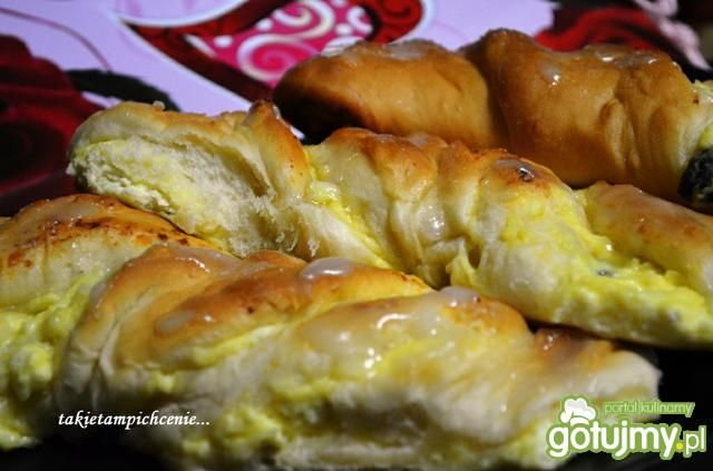 Drożdżówki z serem i żurawiną Drożdżówki z serem i żurawiną