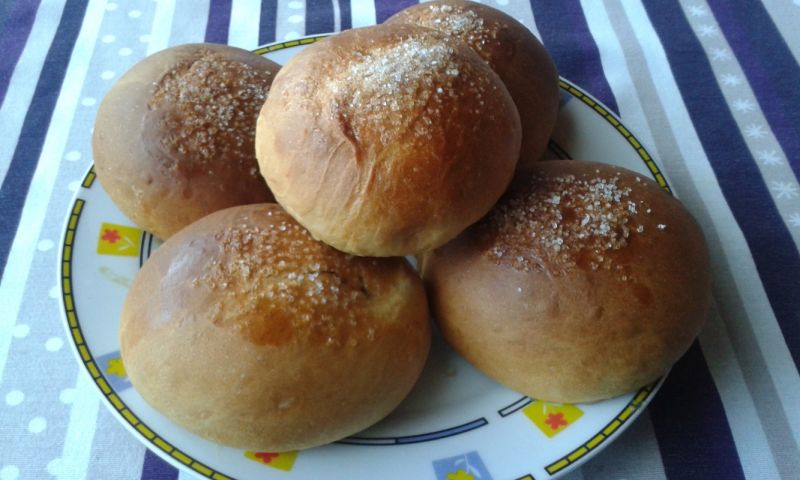 Drożdżowo - dyniowe bułeczki z jabłkami  Drożdżowo - dyniowe bułeczki z jabłkami