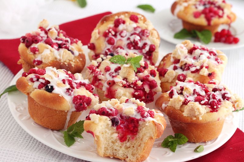 Drożdżowo porzeczkowe babeczki Drożdżowo porzeczkowe babeczki