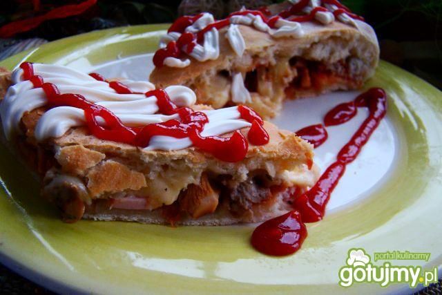 Drożdżowy pieróg z kurkami 