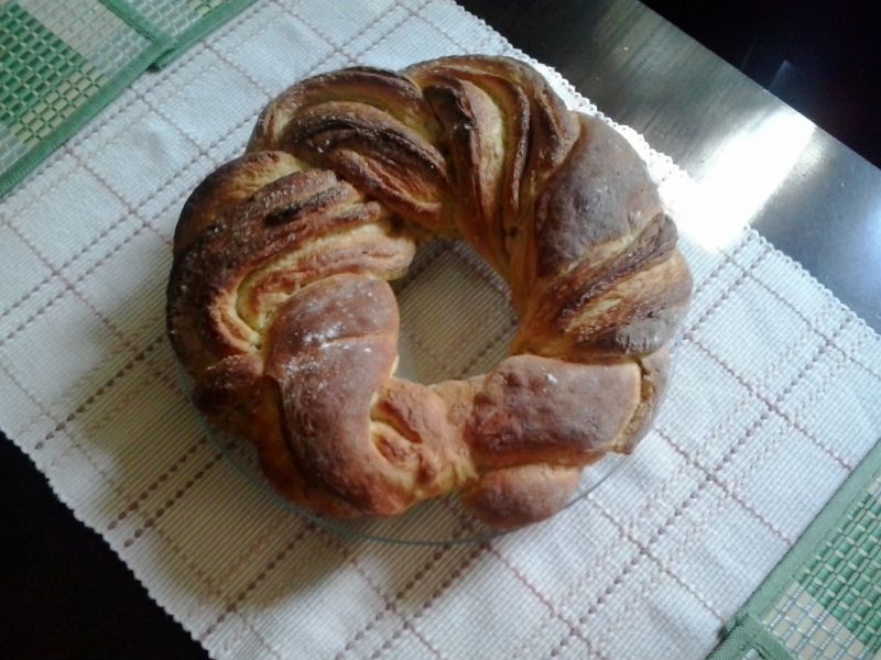 Drożdżowy wianek cynamonowy Drożdżowy wianek cynamonowy