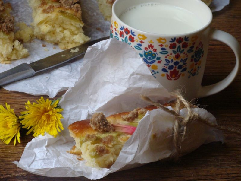 Drożdżowy z pełnoziarnistą kruszonką