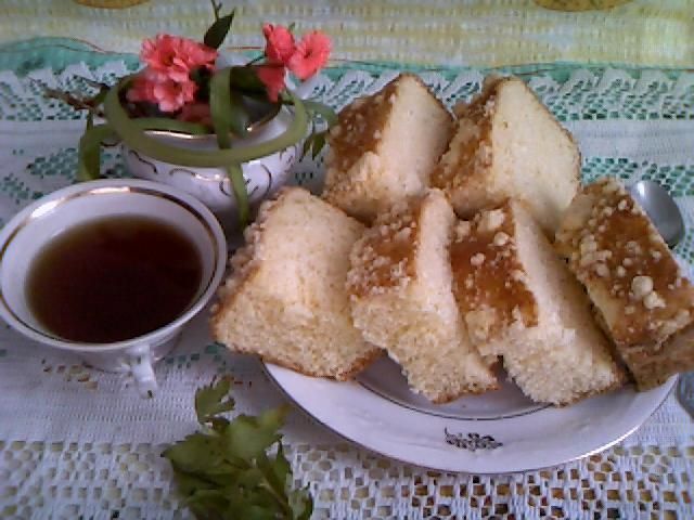 Drożdżowy z rodzynkami Drożdżowy z rodzynkami