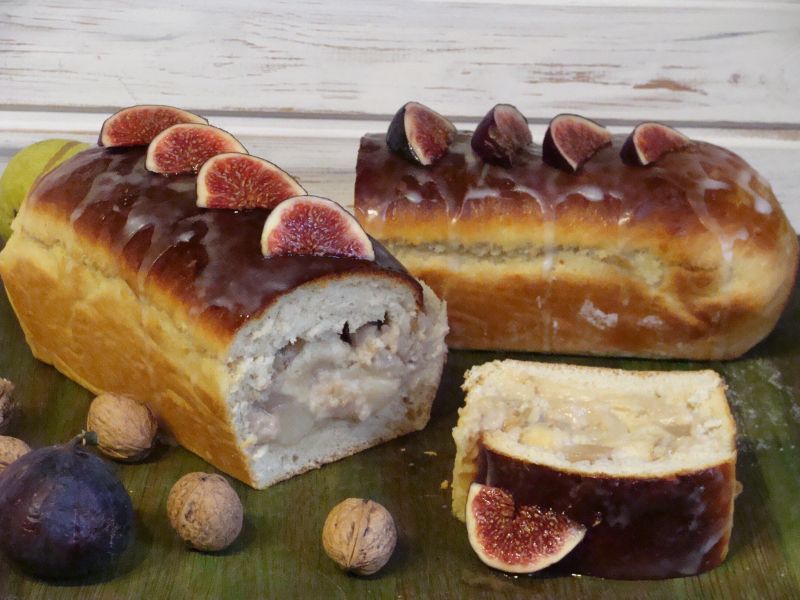 Drożdżowy zawijaniec z budyniem.