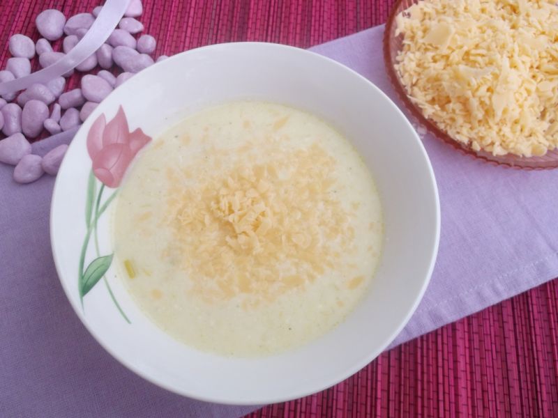 Duńska zupa serowo-porowa 