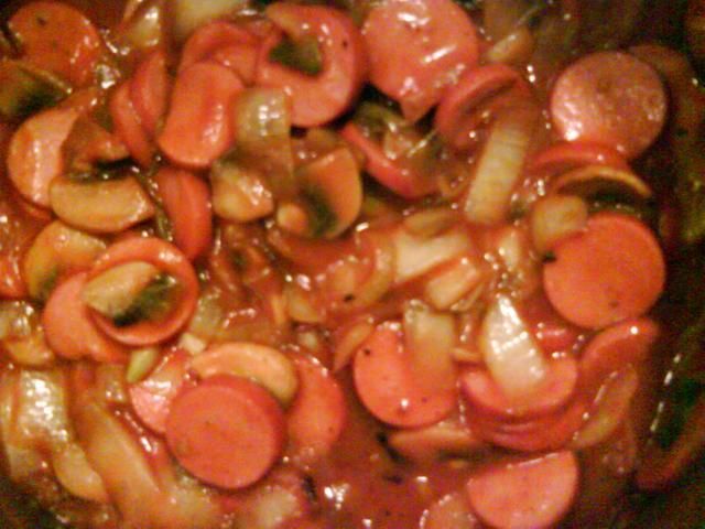 Duszona cykoria z parówkami