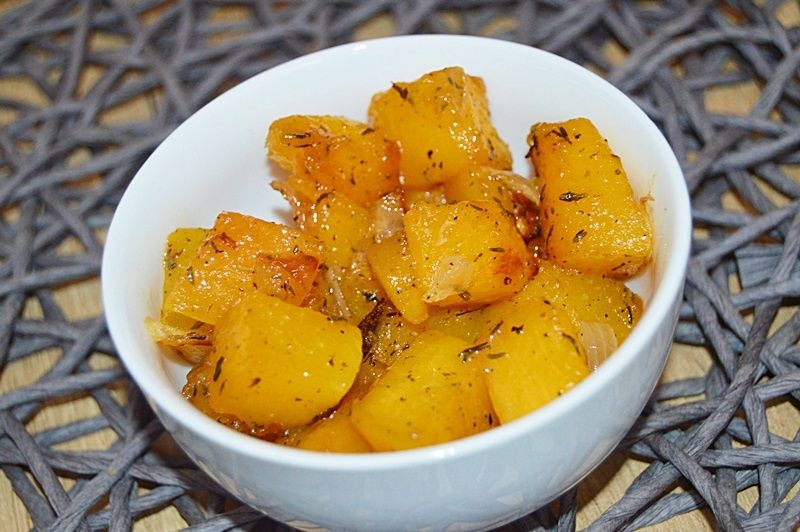 Duszona dynia z miodem, czosnkiem i tymiankiem