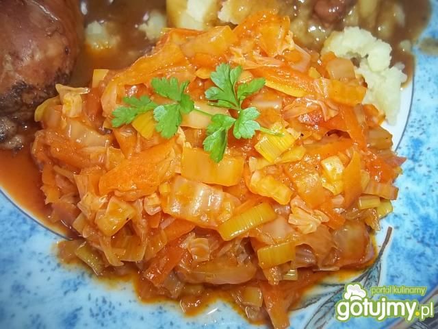 Duszona kapusta na pomidorowo Duszona kapusta na pomidorowo