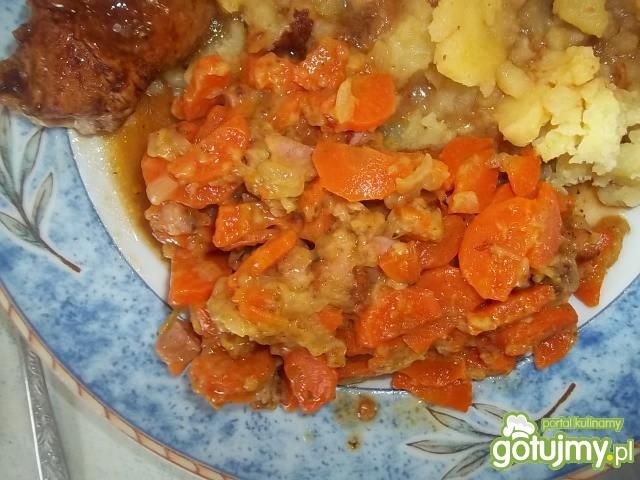 Duszona marchewka z boczkiem Duszona marchewka z boczkiem