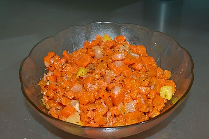 Duszona marchewka z cebulą Duszona marchewka z cebulą