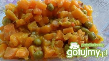 Duszona marchewka z groszkiem motorka Duszona marchewka z groszkiem motorka