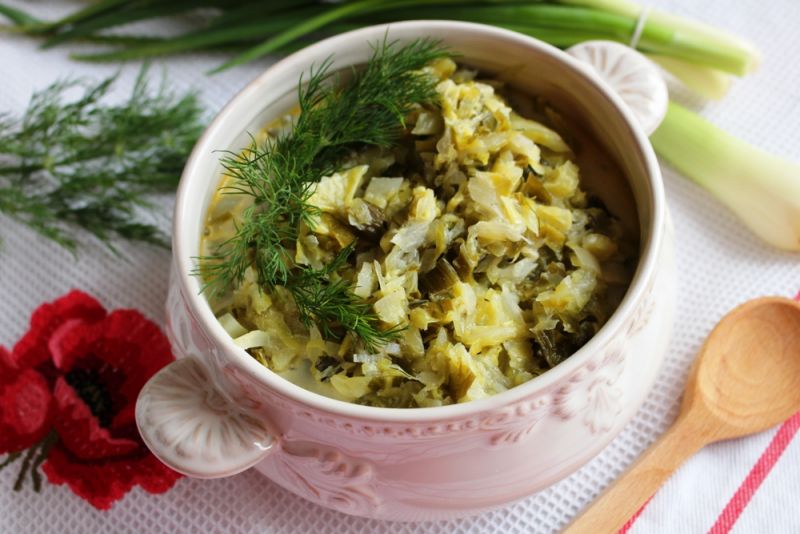 Duszona młoda kapustka Duszona młoda kapustka