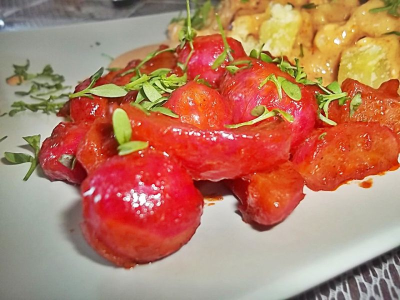 Duszone rzodkiewki z chrzanem