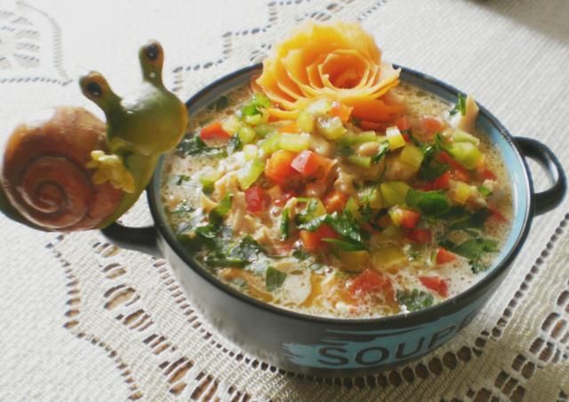 ,,Duszonka ,, z pieczonego kurczaka :