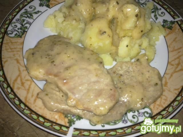 Duszony kotlet schabowy