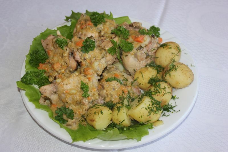 Duszony królik z ziołami Duszony królik z ziołami