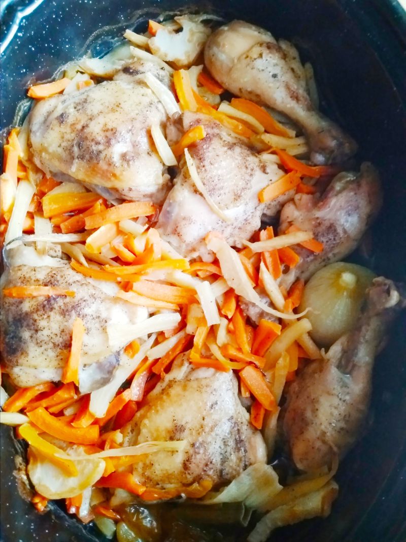 Duszony kurczak z warzywami