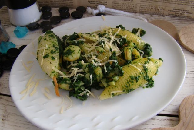 Duże muszle z krewetkami  Duże muszle z krewetkami