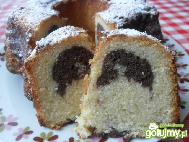 Dwubarwna babka piaskowa.