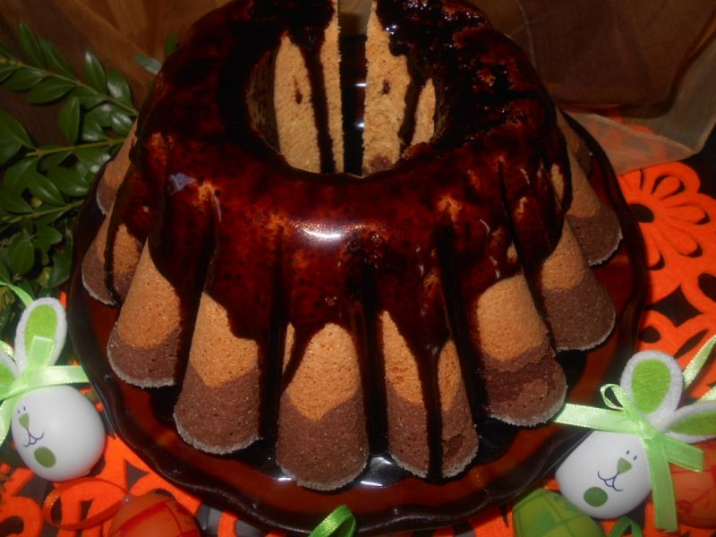 Dwukolorowa babka majonezowa