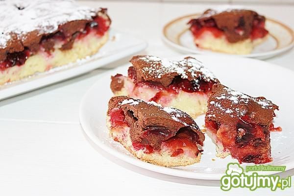 Dwukolorowe ciasto ze śliwkami 