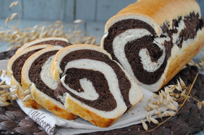 Dwukolorowy chlebek  Dwukolorowy chlebek