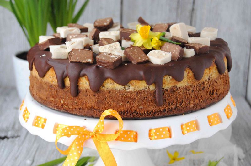 Dwukolorowy sernik z michałkami