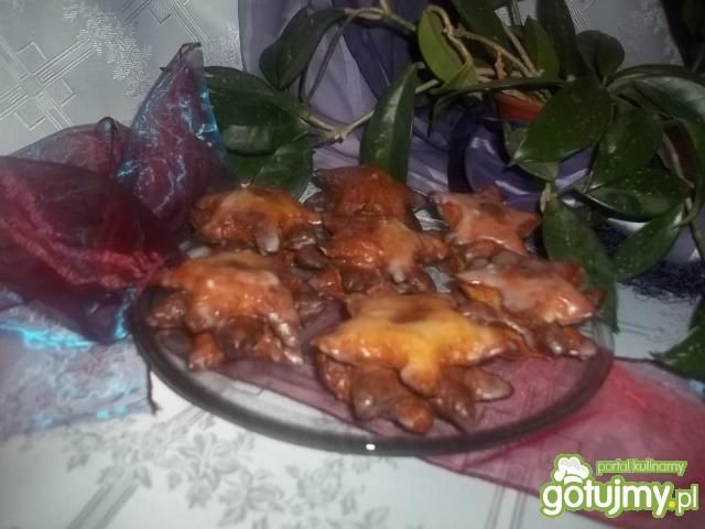 Dwusmakowe gwiaździste pączki