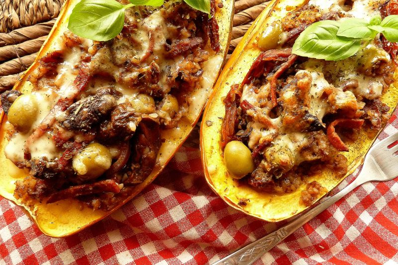 Dynia z kaszą gryczaną i suszonymi grzybami