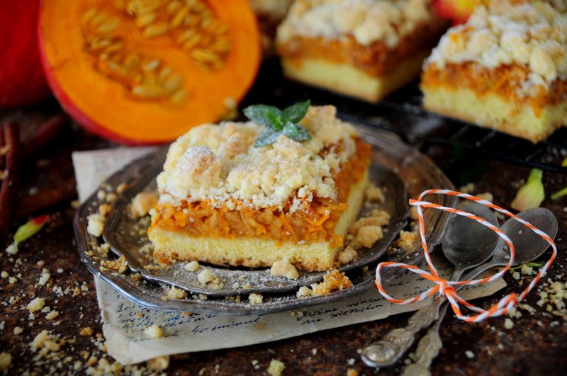 Dyniowa szarlotka z kruszonką