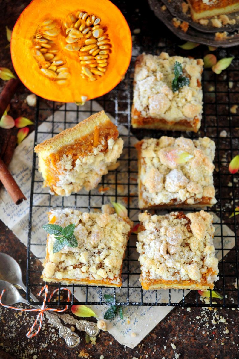 Dyniowa szarlotka z kruszonką